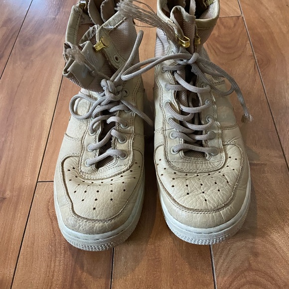 Nike Youth Kids Size 4Y SF Air Force 1 Mid Mushroom Sneakers AJ0424-200 - Picture 6 of 8